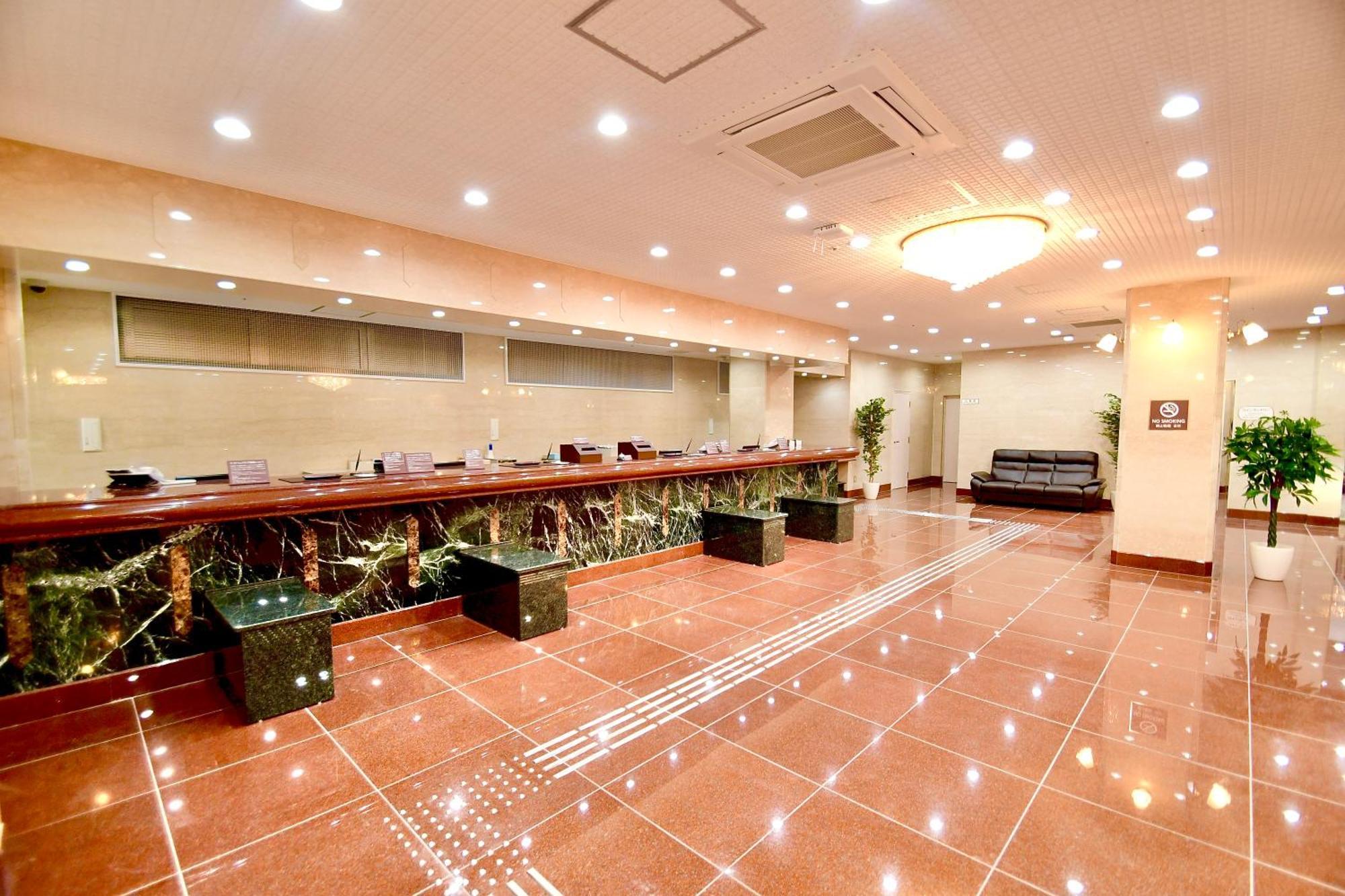 Himeji Ekimae Universal Hotel Minamiguchi Екстер'єр фото