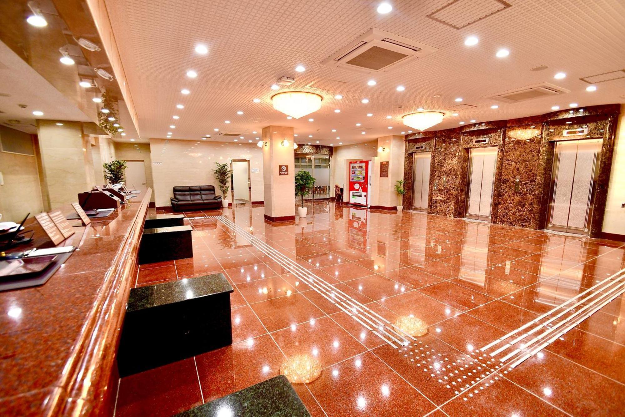 Himeji Ekimae Universal Hotel Minamiguchi Екстер'єр фото