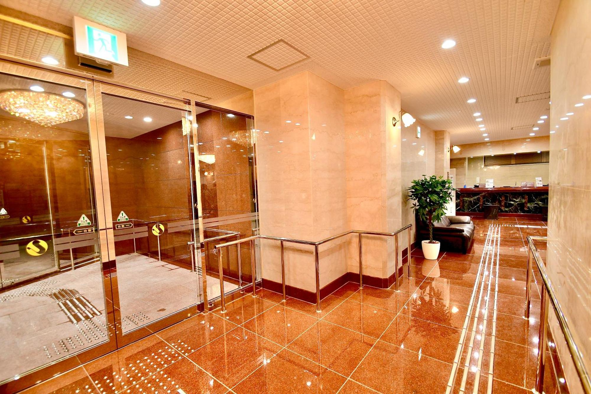 Himeji Ekimae Universal Hotel Minamiguchi Екстер'єр фото