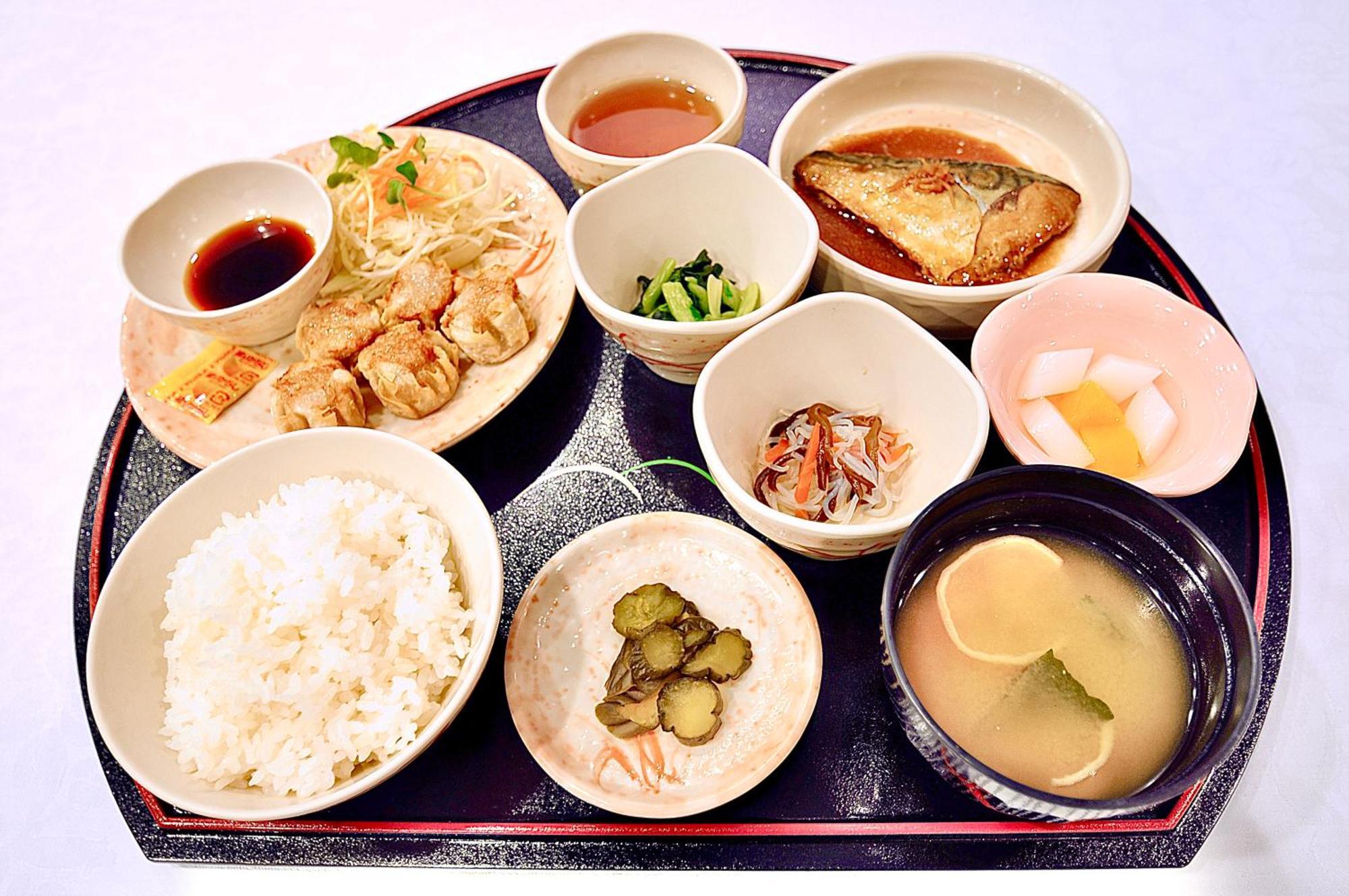 Himeji Ekimae Universal Hotel Minamiguchi Екстер'єр фото